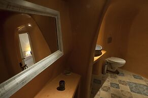 Heliophos Boutique Caves