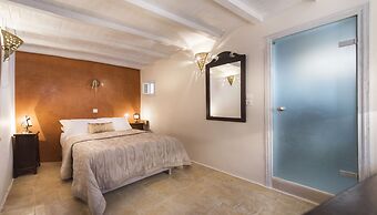 Heliophos Boutique Caves