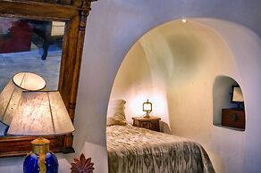 Heliophos Boutique Caves