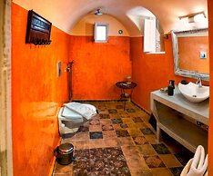 Heliophos Boutique Caves