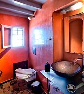 Heliophos Boutique Caves