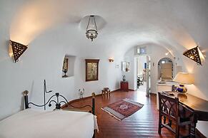 Heliophos Boutique Caves