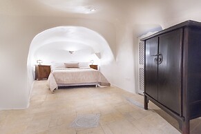 Heliophos Boutique Caves