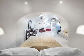 Heliophos Boutique Caves