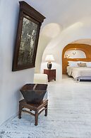 Heliophos Boutique Caves