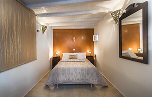 Heliophos Boutique Caves