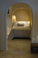 Heliophos Boutique Caves