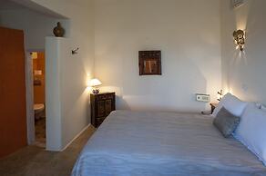 Heliophos Boutique Caves