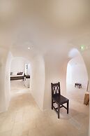 Heliophos Boutique Caves