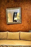 Heliophos Boutique Caves