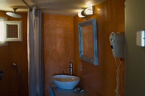 Heliophos Boutique Caves