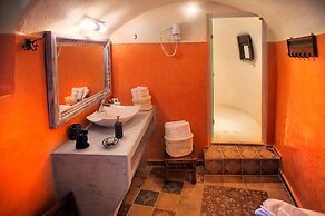 Heliophos Boutique Caves