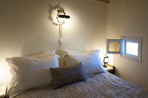 Heliophos Boutique Caves