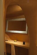 Heliophos Boutique Caves