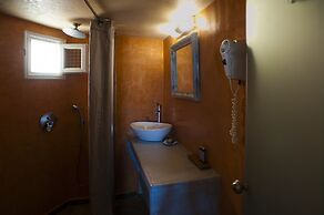 Heliophos Boutique Caves