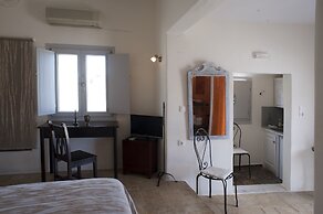 Heliophos Boutique Caves