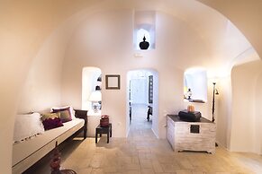 Heliophos Boutique Caves