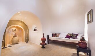 Heliophos Boutique Caves