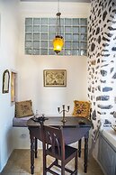 Heliophos Boutique Caves