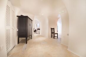 Heliophos Boutique Caves