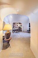 Heliophos Boutique Caves