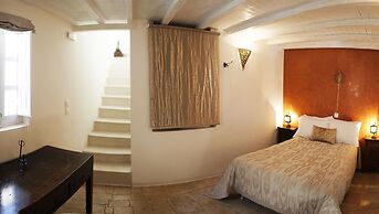 Heliophos Boutique Caves