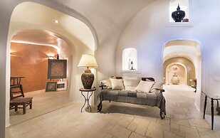 Heliophos Boutique Caves