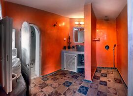 Heliophos Boutique Caves