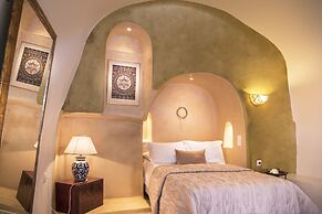 Heliophos Boutique Caves