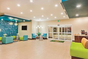 La Quinta Inn & Suites by Wyndham Cotulla