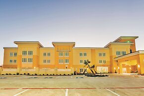 La Quinta Inn & Suites by Wyndham Cotulla
