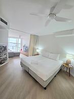 La Promenade Absolute Waterfront Apartments