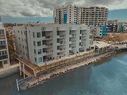 La Promenade Absolute Waterfront Apartments