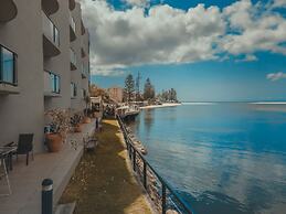 La Promenade Absolute Waterfront Apartments