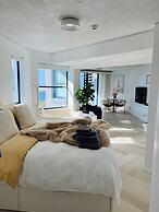 La Promenade Absolute Waterfront Apartments