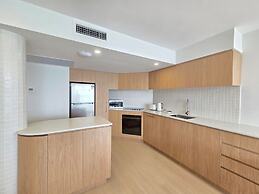La Promenade Absolute Waterfront Apartments
