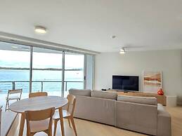 La Promenade Absolute Waterfront Apartments