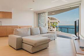 La Promenade Absolute Waterfront Apartments