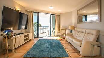 La Promenade Absolute Waterfront Apartments