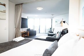 La Promenade Absolute Waterfront Apartments