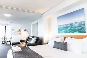 La Promenade Absolute Waterfront Apartments