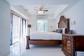 Royal Hotel