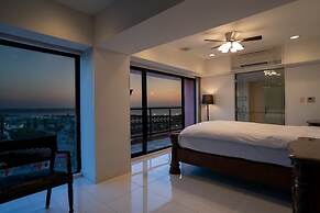Royal Hotel