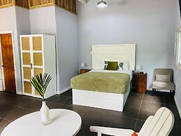 Lizard King Hotel & Suites