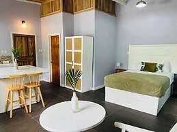 Lizard King Hotel & Suites