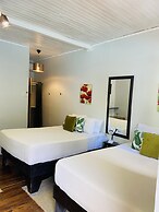 Lizard King Hotel & Suites