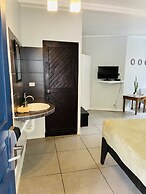 Lizard King Hotel & Suites