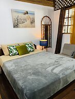 Lizard King Hotel & Suites