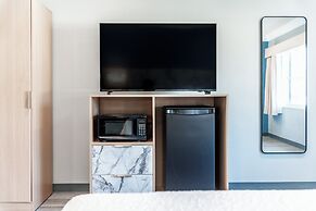 Pacific Inn & Suites