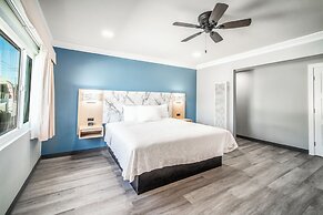 Pacific Inn & Suites